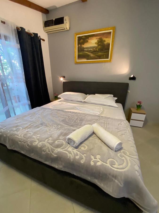 Hotel Millenium Tiranë Luaran gambar