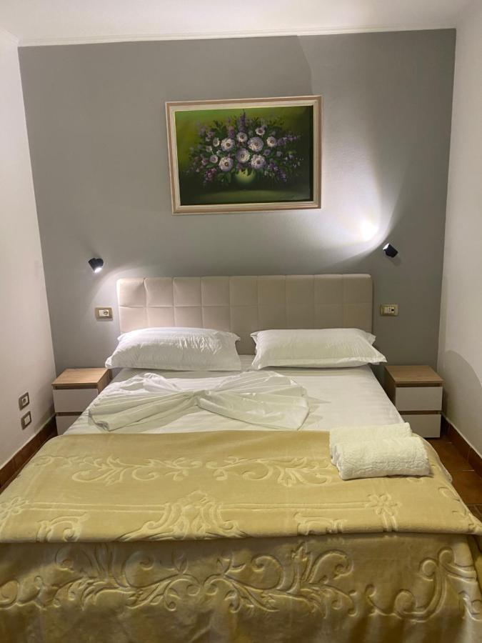 Hotel Millenium Tiranë Luaran gambar