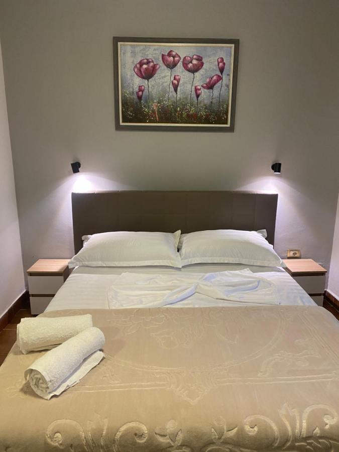 Hotel Millenium Tiranë Luaran gambar