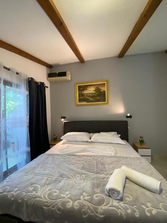 Hotel Millenium Tiranë Luaran gambar