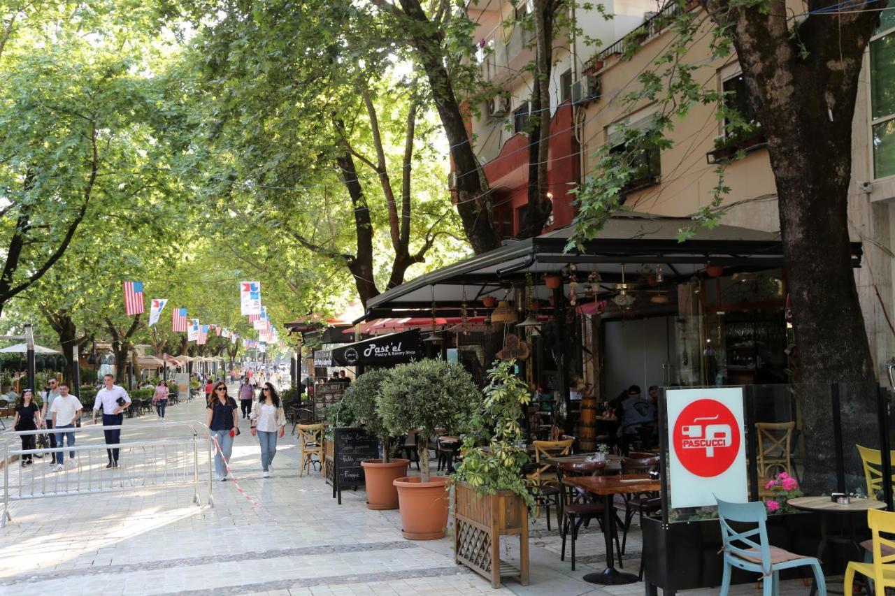 Hotel Millenium Tiranë Luaran gambar