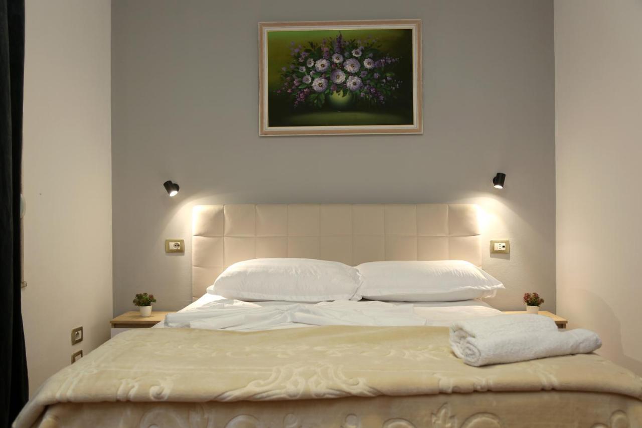 Hotel Millenium Tiranë Luaran gambar