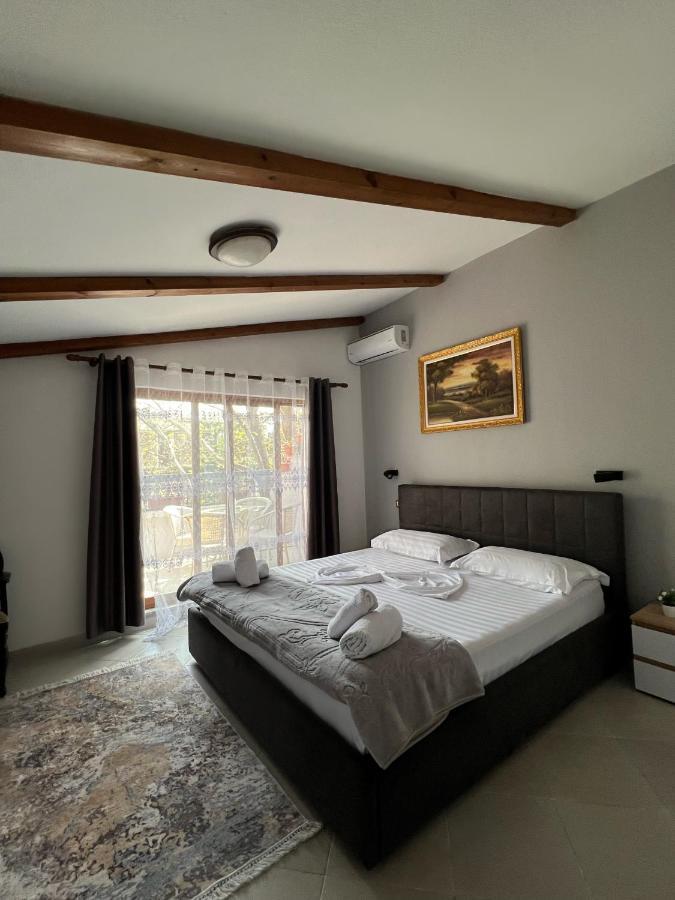 Hotel Millenium Tiranë Luaran gambar
