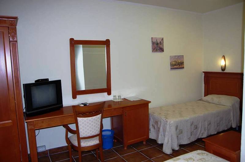 Hotel Millenium Tiranë Luaran gambar