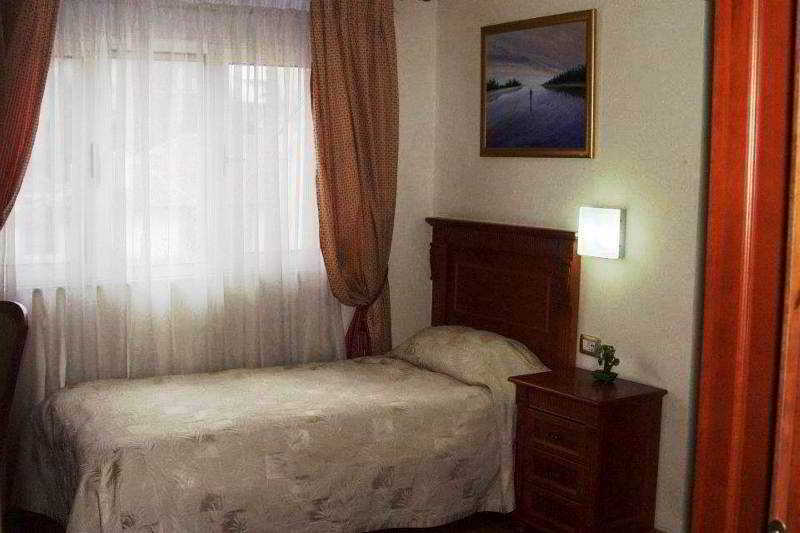 Hotel Millenium Tiranë Luaran gambar