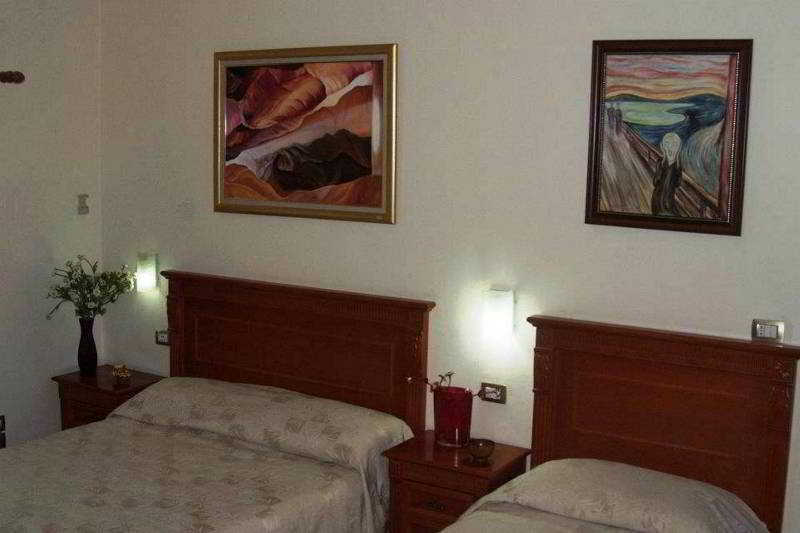Hotel Millenium Tiranë Luaran gambar